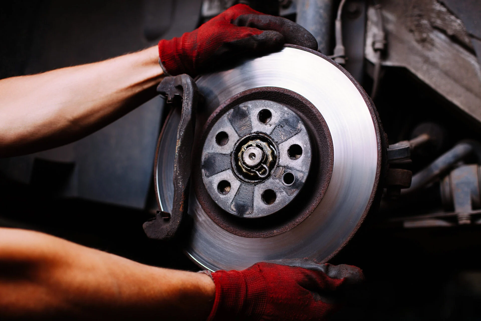 Carb Cleaner vs. Brake Cleaner: What’s the Difference?